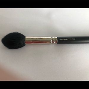 MAC 165 Contour Highlight Brush Like New